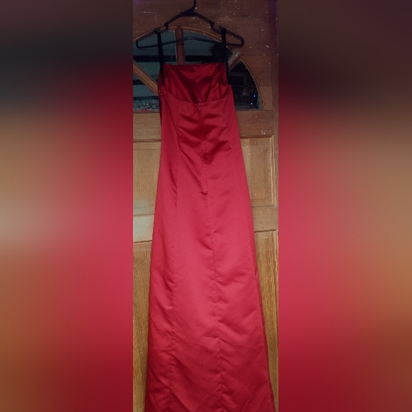 Beautiful bridesmaid dress - Picture 2 of 3